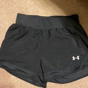 Never worn before under armour shorts